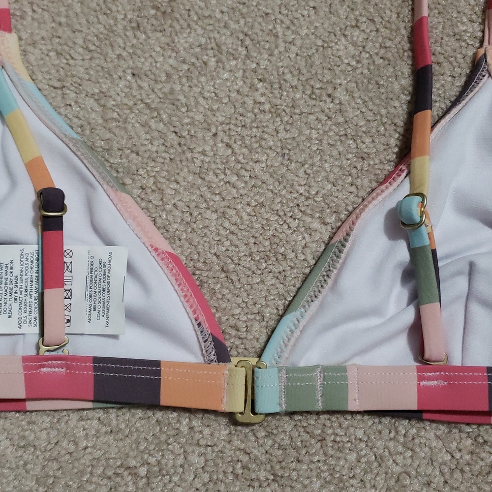 Rhythm Sahara Triangle Bikini Top. Size: Medium - Picture 6 of 8